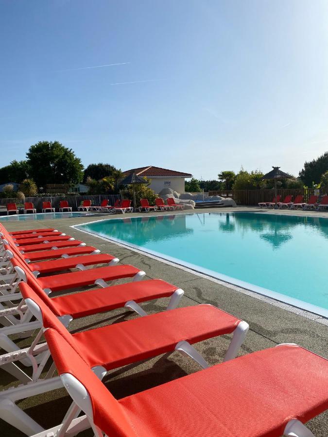 Hôtel Camping La Riviera à Saint-Michel-Chef-Chef Extérieur photo