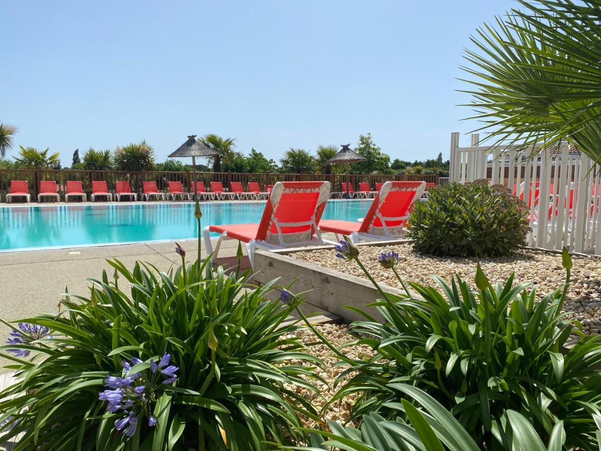 Hôtel Camping La Riviera à Saint-Michel-Chef-Chef Extérieur photo